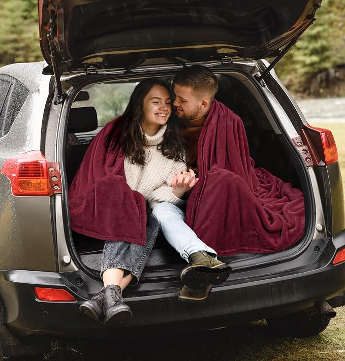Utopia Bedding Soft Fleece Bed Blanket Twin Size Burgundy (60x80 Inch) | Microfiber Plush Warm Lightweight Breathable Cozy Blanket Anti-Static, All Season Use, Gift for Women and Men