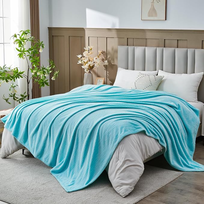 NEWCOSPLAY Fleece Leaves Pattern Queen Blanket, Turquoise, 90"x90" | Super Soft Throw Blanket, Lightweight Cozy Bed Sofa Blanket, Premium Silky Flannel Fleece, Travel Blanket for All Season Use