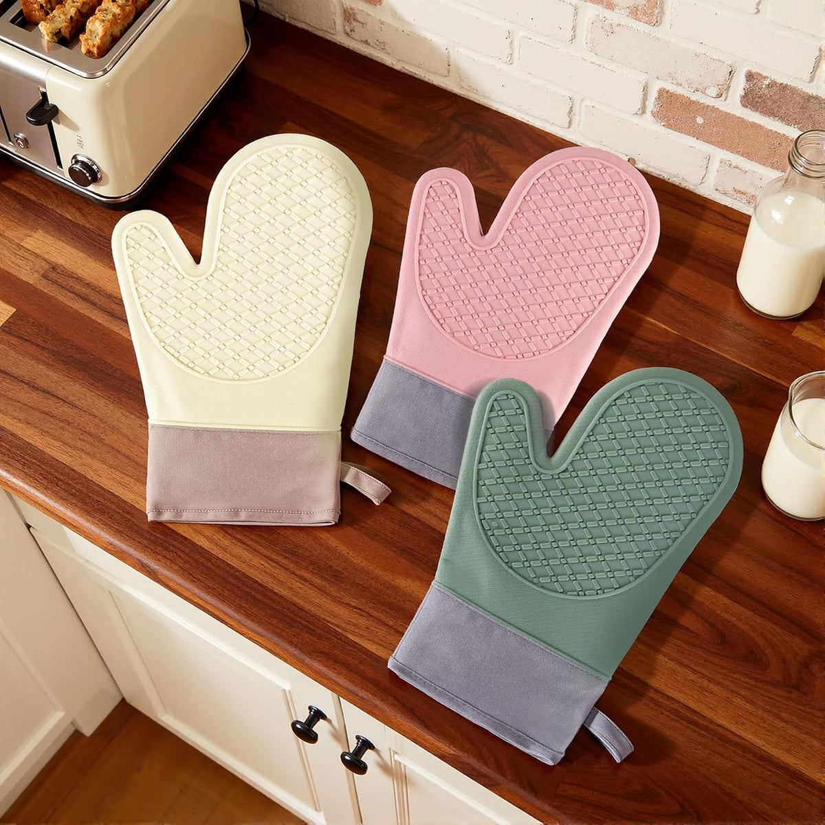 Silicone Oven Mitts Sets with Potholders, 500°F Heat Resistant Kitchen Cooking Gloves, Cotton Lining Baking Mitts, Non-Slip Textured Grip, Pink