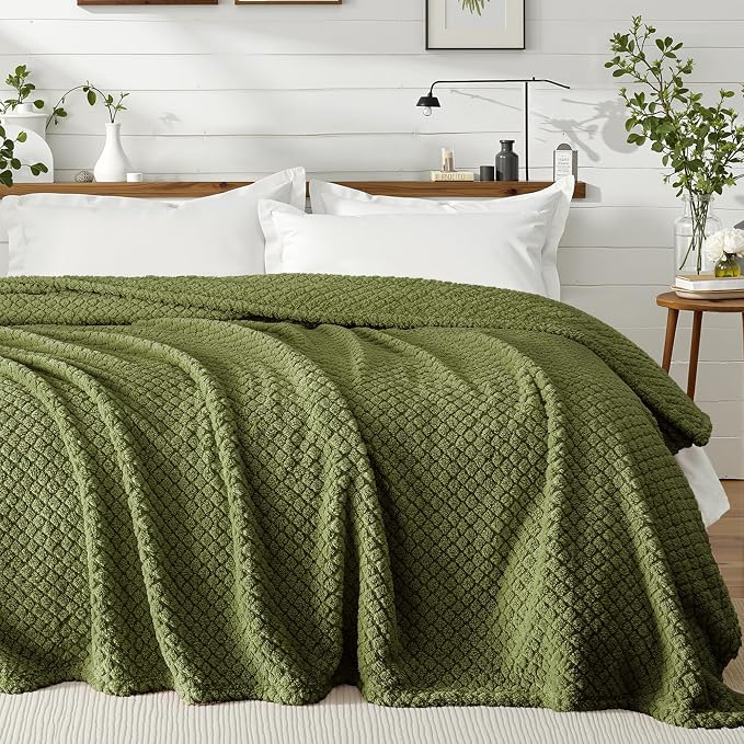 Exclusivo Mezcla Soft Fleece King Size Blanket for Bed, Olive Green | Jacquard Lightweight Cozy Bed Blanket, Breathable Decorative Fuzzy Textured All Season Use, 90x104 Inches
