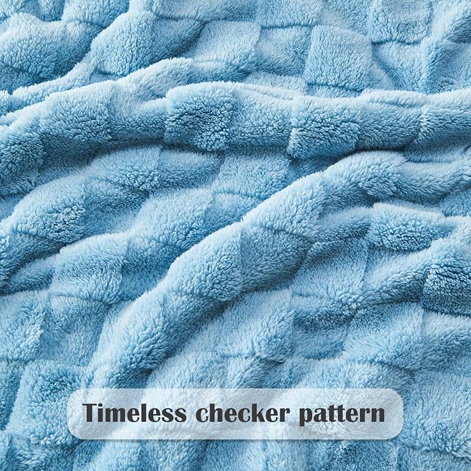 NEWCOSPLAY 3D Checkered Flannel King Blanket, Blue Checkered, 90"x110" | Super Soft Cute Lightweight Decorative Premium Silky Fleece Blanket for Couch Sofa Bed, Gift for Women Men, All Season Use