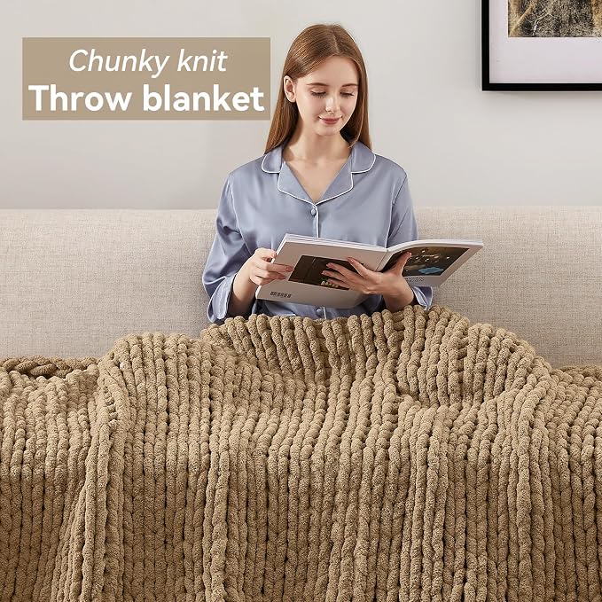 Negwoo Chunky Knit Throw Blanket, Knitted Throw Chenille Yarn, 40"*50" | Soft Thick Cable Knitted Blankets, Handmade Big Thick Blanket, Machine Washable Cute Comfy Blanket for Home Decor,Light brown