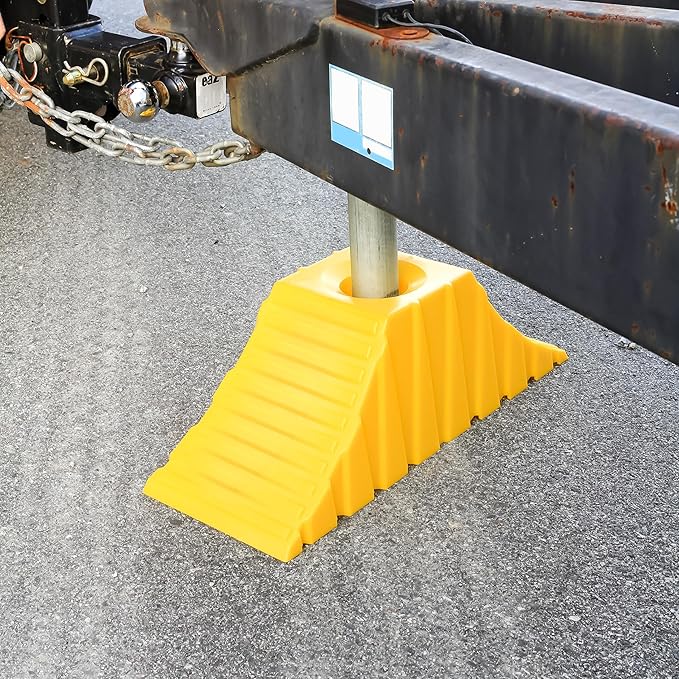 Camco Tandem Trailer Wheel Chock & Tongue Jack Stand - Heavy Duty Trailer Wheel Chock - Durable Polymer Construction w/UV Inhibitors - Use w/Tires Up to 26-inches - 400 lb Max Tongue Weight - 44435