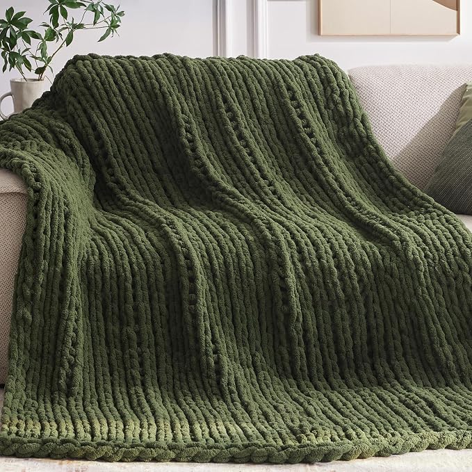Negwoo Chunky Knit Throw Blanket, Knitted Throw Chenille Yarn, 60"*80" | Soft Thick Cable Knitted Blankets, Handmade Big Thick Blanket, Machine Washable Cute Comfy Blanket for Home Decor, Green