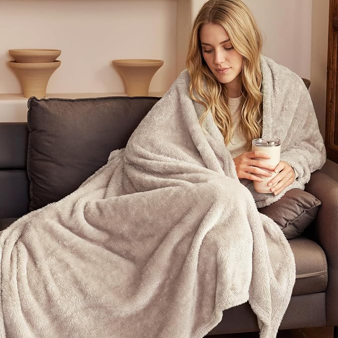 Exclusivo Mezcla Fuzzy Plush Fleece Bed Blanket King Size, Camel | 104x90 Inches, Super Soft and Cozy Bed Blanket, Fluffy Decorative Bedding for Livingroom, Bedroom, All Season