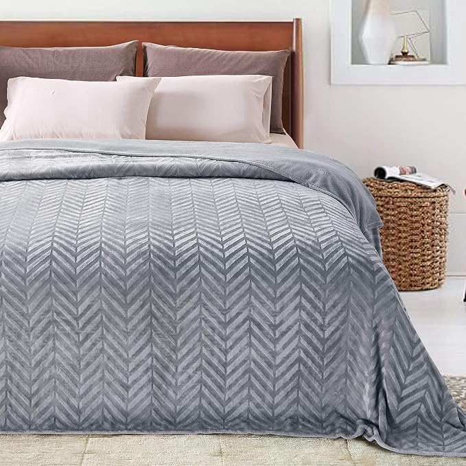 Whale Flotilla Flannel Fleece Fall Bed Blanket Twin XL Size, Silver Grey | Lightweight Breathable Soft Bedspread, Plush Fluffy Coverlet Chevron Design Decorative Blanket for Home Life, 90x66 Inch