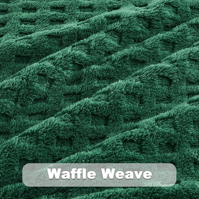 NEWCOSPLAY 3D Waffle Checkered Flannel King Blanket, Dark Green, 90"x110" | Super Soft Cute Lightweight Decorative Premium Silky Fleece Blanket for Couch Sofa Bed, Gift for Women Men, All Season Use