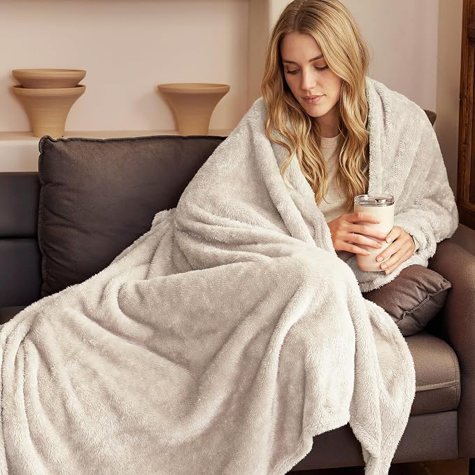 Exclusivo Mezcla Fuzzy Plush Fleece Bed Blanket Twin XL Size, Beige | 90x66 Inches, Super Soft and Cozy Bed Blanket, Fluffy Blanket for Bed, College Dorm Room Essentials, All Season