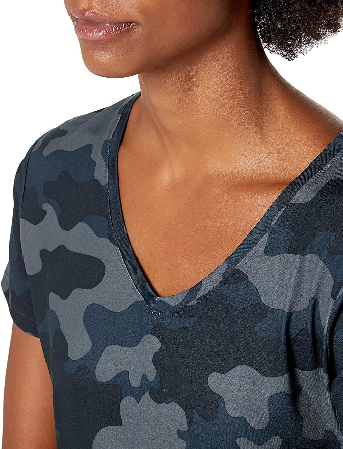 Amazon Essentials Women's Active Quick Dry Tech Stretch Short-Sleeve V-Neck T-Shirt (Available in Plus Size), Pack of 2
