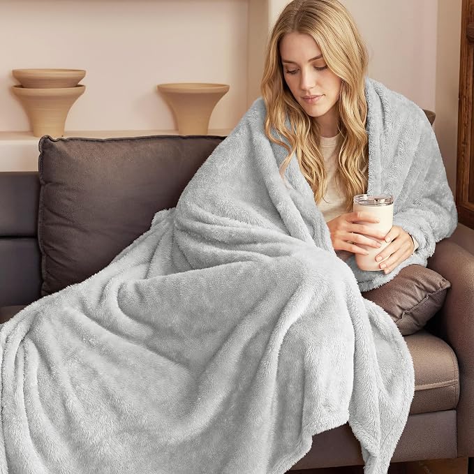 Exclusivo Mezcla Fuzzy Large Fleece Throw Blanket for Couch, Light Grey | 50x70 Inches, Super Soft and Cozy Throw, Plush Fluffy Blanket for Sofa, Bed, Bedroom, Home Decor, All Season