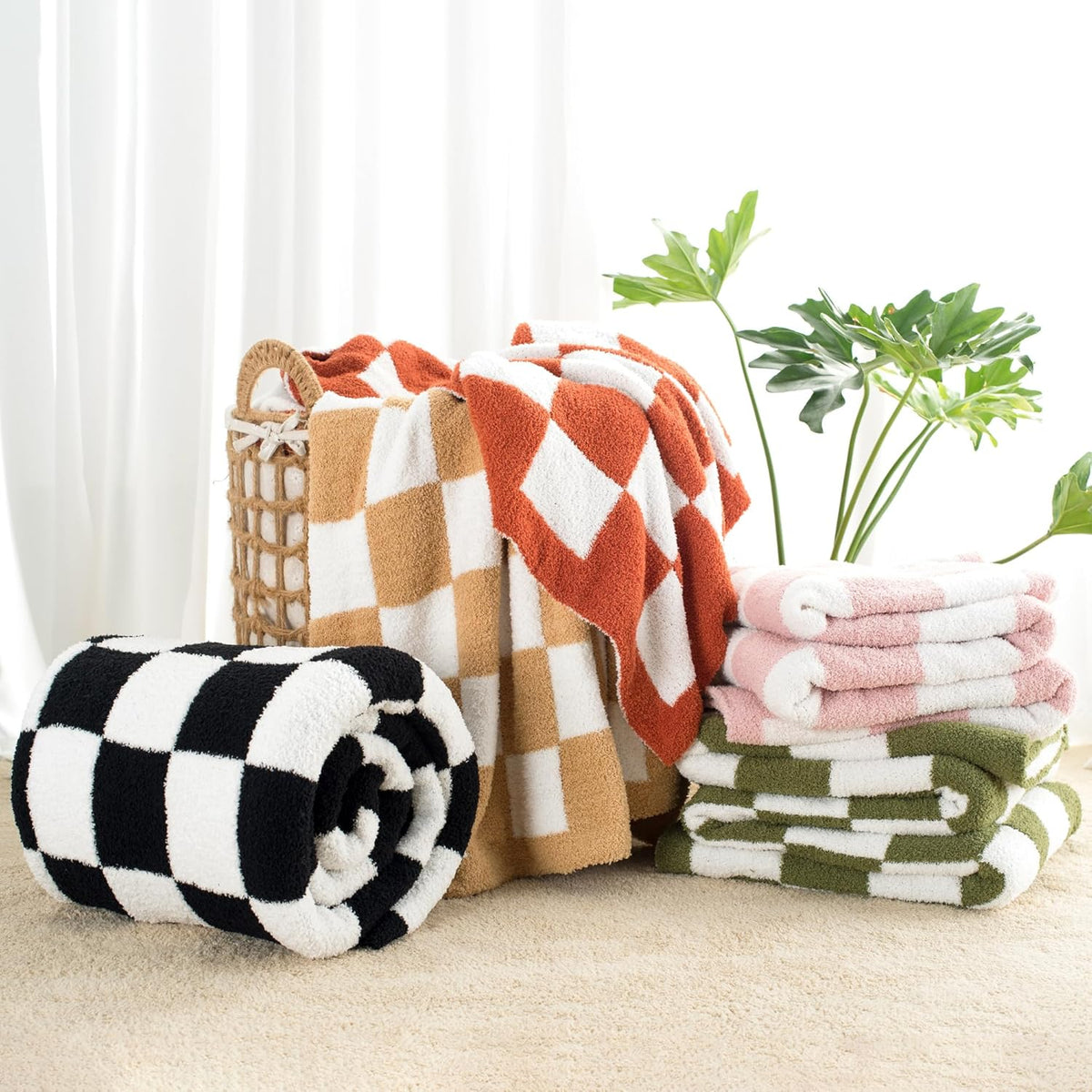 Carriediosa Checkered Throw Blanket 50" X 60", 400GSM Ultra Soft Microfiber Fuzzy Fluffy Reversible Cute Preppy Knitted Blankets Cozy Plush Fall Throws for Couch, Bed, Sofa, Hot Pink