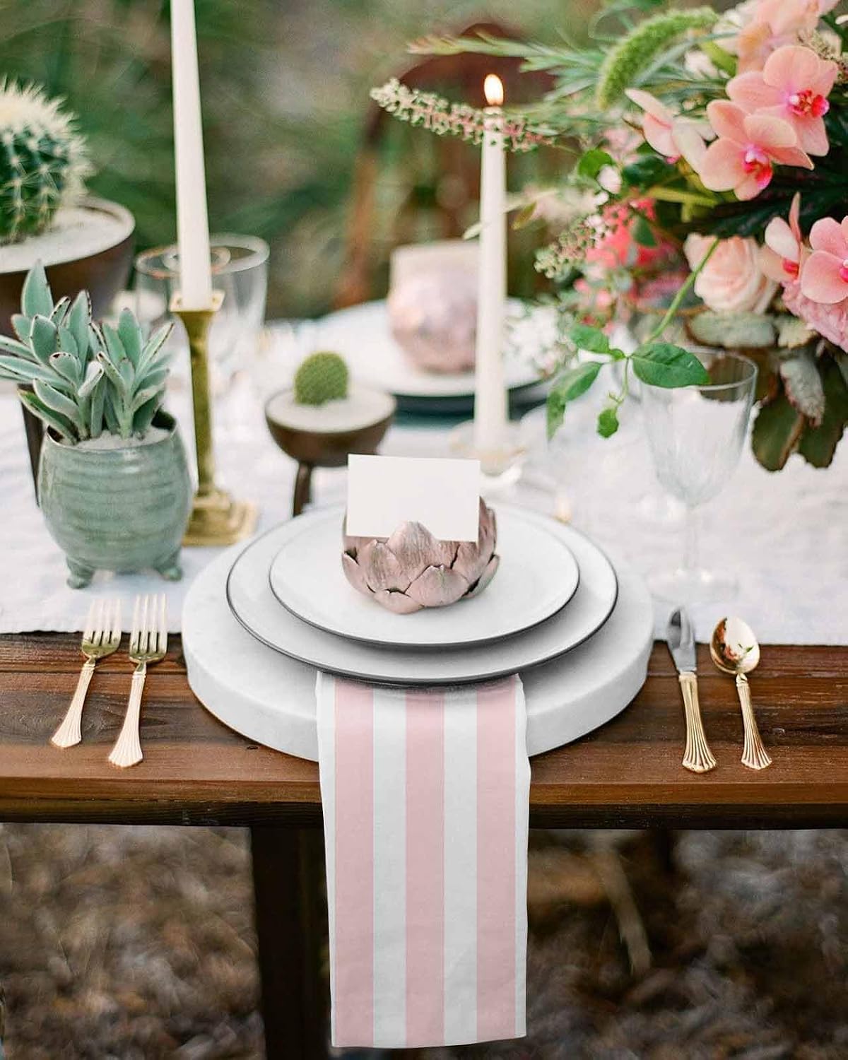 1Pcs Pink and White Striped Dinner Napkins Gradient Geometric Cloth Napkins 20 x 20 Inch Reusable Washable Soft Napkin Guest Hand Towel for Cocktail, Party, Dinner Supplies