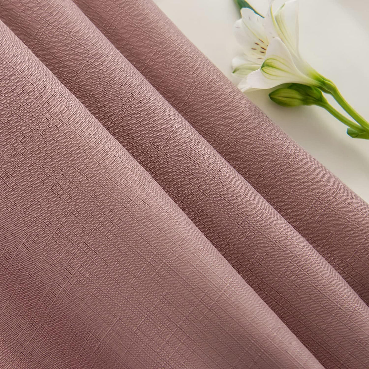 Round Linen Looking Textured Tablecloth Spill-Proof Wrinkle Free Soft Jacquard Table Cloth for Circular Table Cover, for Dining Room Buffet Banquet Parties Holiday Dinner, 70 Inch Dusty Pink