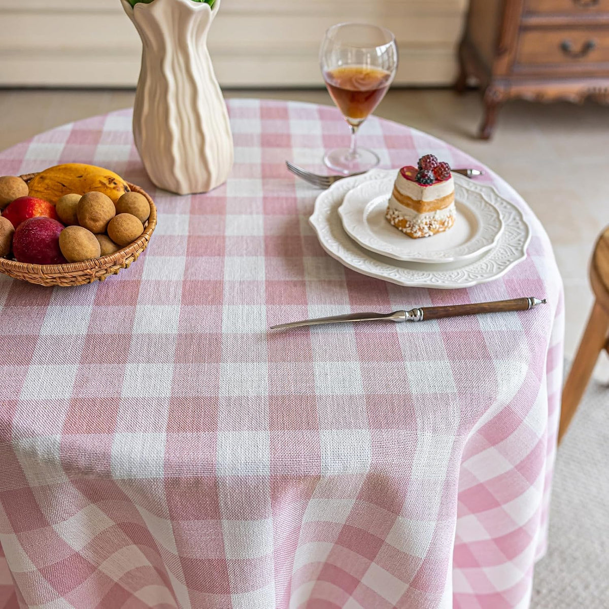 Pink Gingham Round Tablecloth 60 Inch, Checkered Circle Table Cloth Washable Wrinkle Free, Cotton Linen Buffalo Plaid Table Cover for Picnic Kitchen Dining Room
