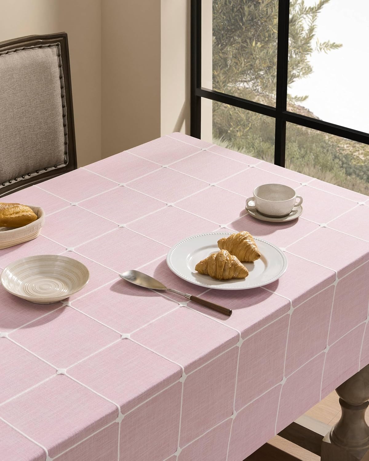 ZeeMart Grid Embroidered Rectangle Hemmed Tablecloths 60x84in, Pink